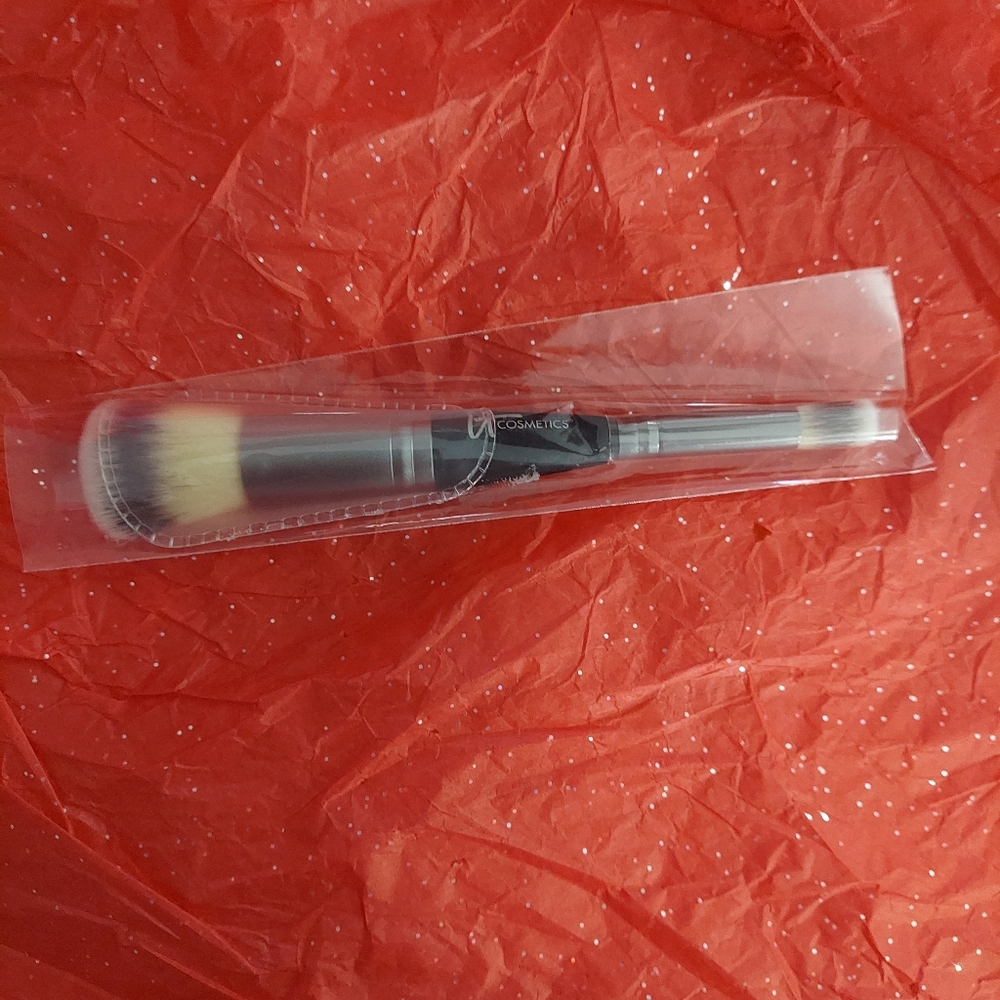 It Cosmetics Makeup Brush Set - Picture 8 of 16